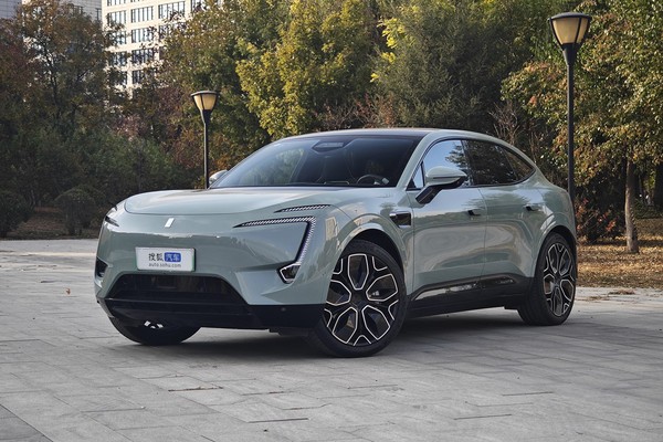 阿维塔11 EV