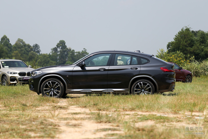 【宝马x4 2019款 xdrive25i m越野套装图片-汽车图片大全-手机搜狐