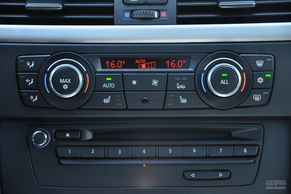 2011款宝马325i敞篷版   空调控制面板     提示:支持键盘翻页 &larr