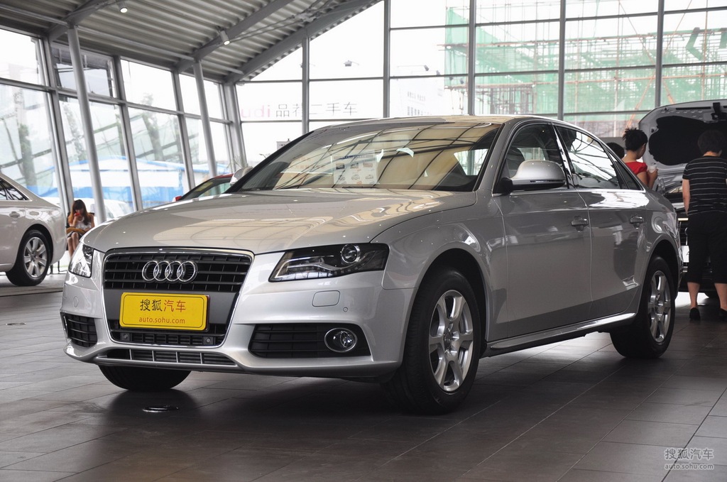 【 奥迪a4l高清图片】_2011款 2.0tfsi 技术型_水晶银