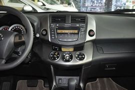   2013款丰田RAV4 2.0L自动特享经典版
