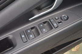 2021款现代伊兰特 1.5l cvt top旗舰版