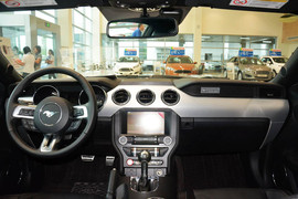  2015款福特Mustang 2.3T性能版到店实拍