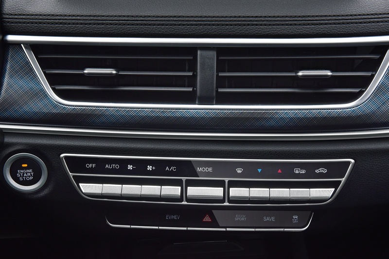 【 东风风光风光580混动图片】_黑色_内饰