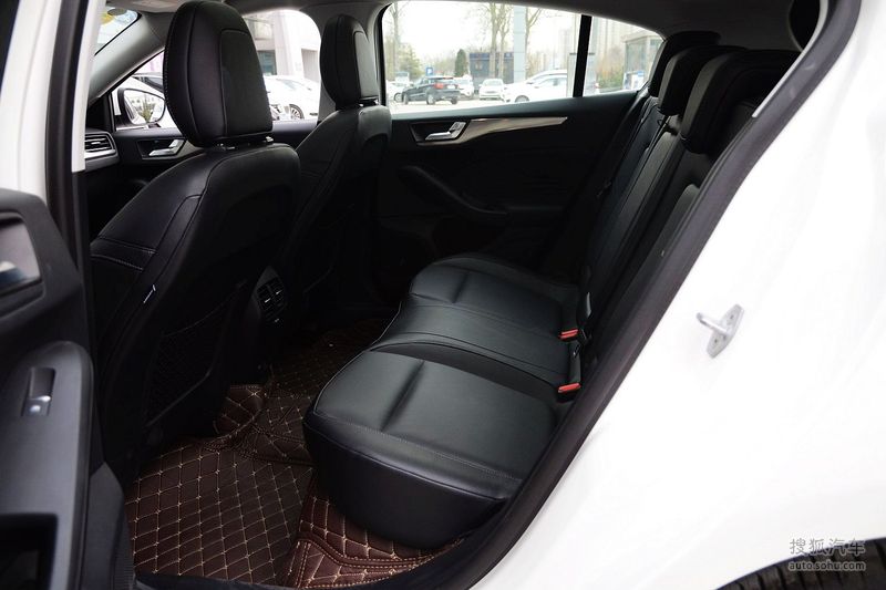 【 福特福克斯两厢图片】_2019款 EcoBoost 1