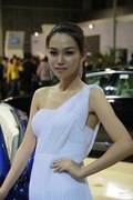 2012温州国际车展美女车模连连看 