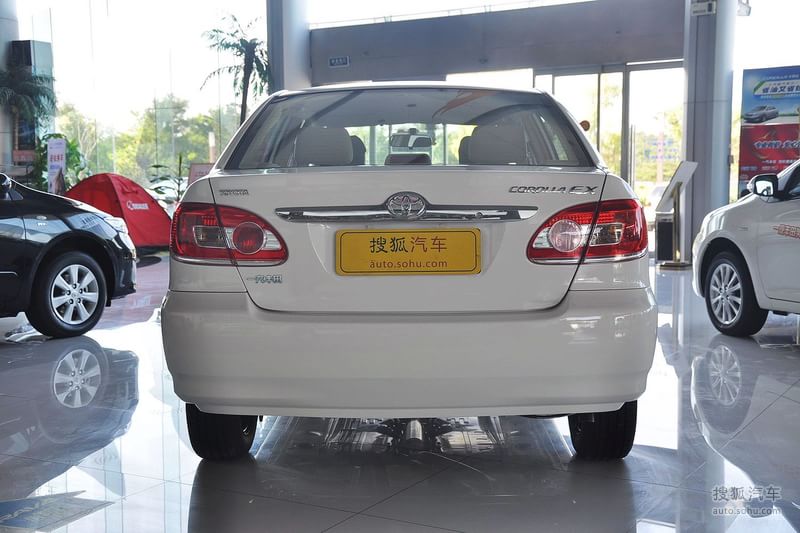 丰田花冠EX2011款1.6L AT 经典版外观白色m