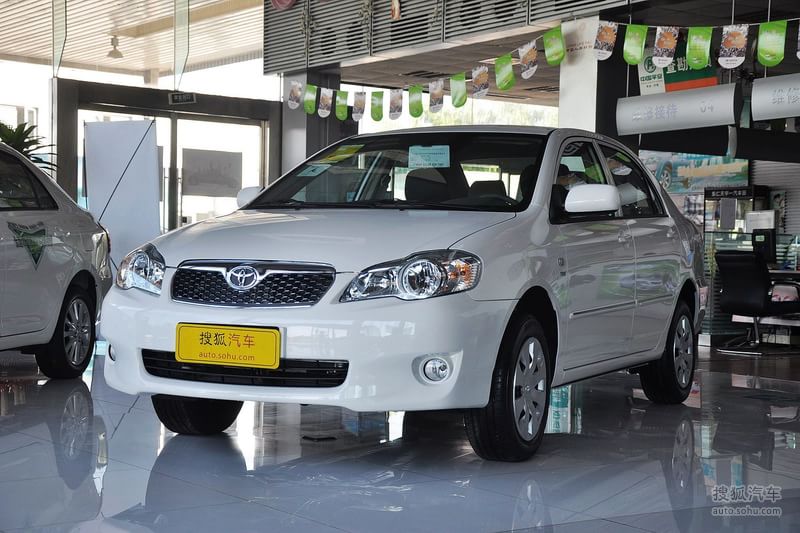 丰田花冠EX 2011款1.6L AT 经典版外观白色图
