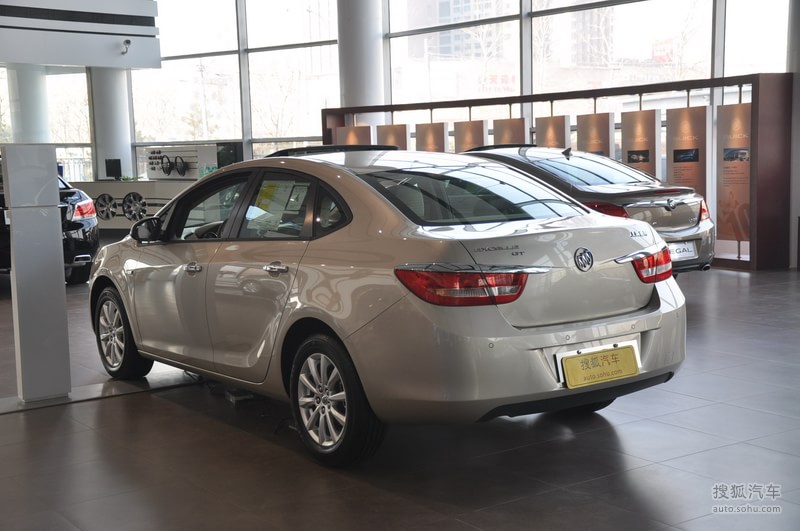 英朗GT2010款1.6L 手动 进取版外观卡其金 t7