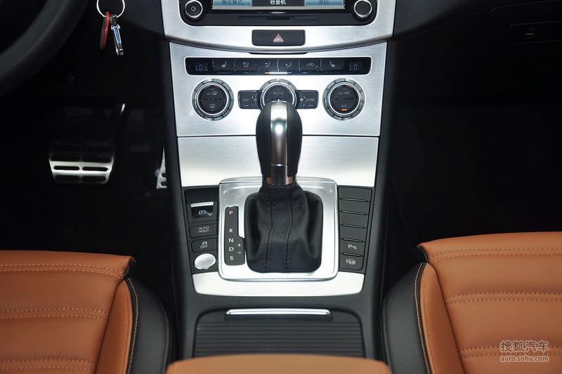 【大众CC 2013款1.8TSI 豪华型内饰高级棕色