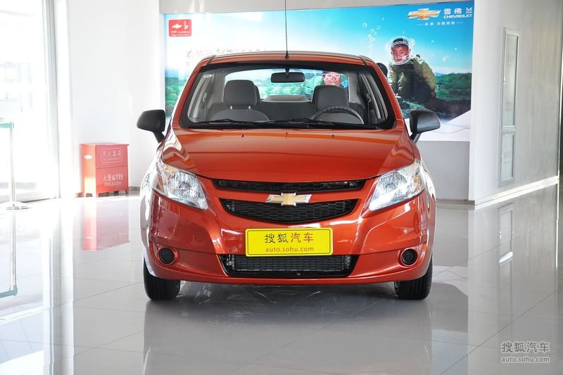 【<em>雪佛兰赛欧三厢</em> 2013款1.2 手动时尚版外观