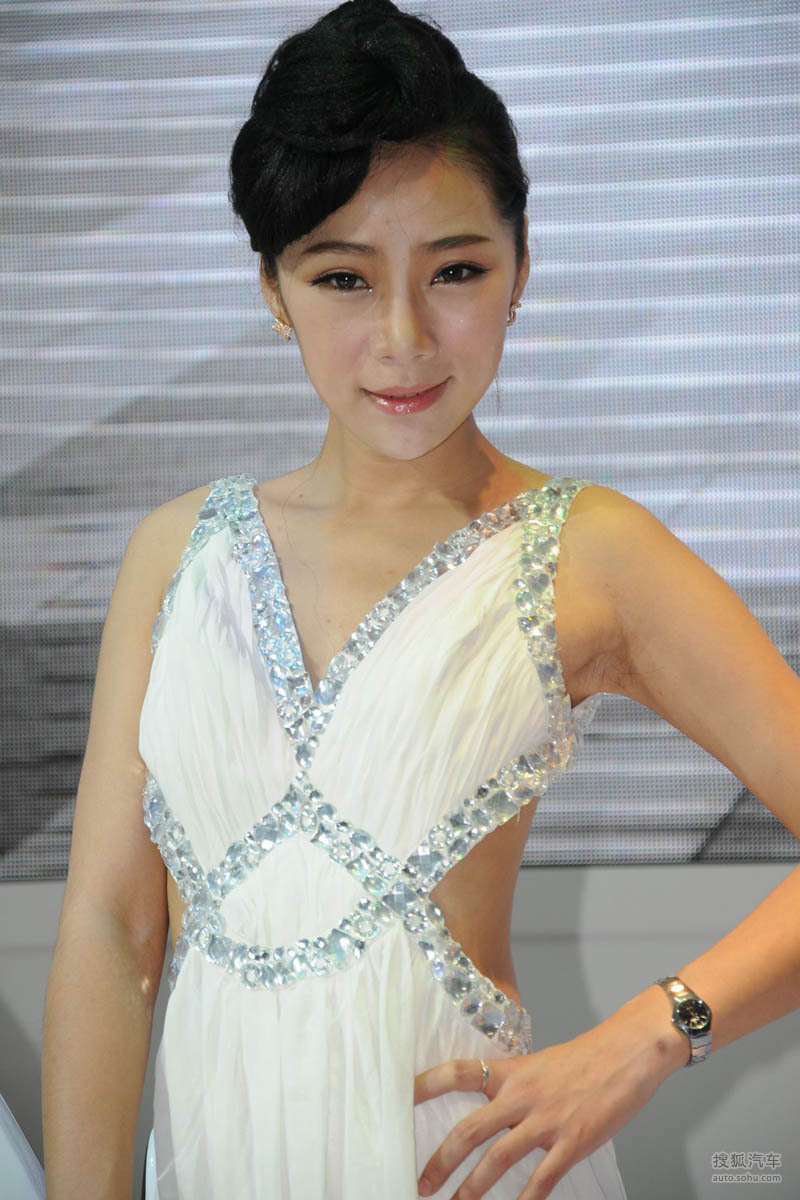 2012齐鲁车展美女车模