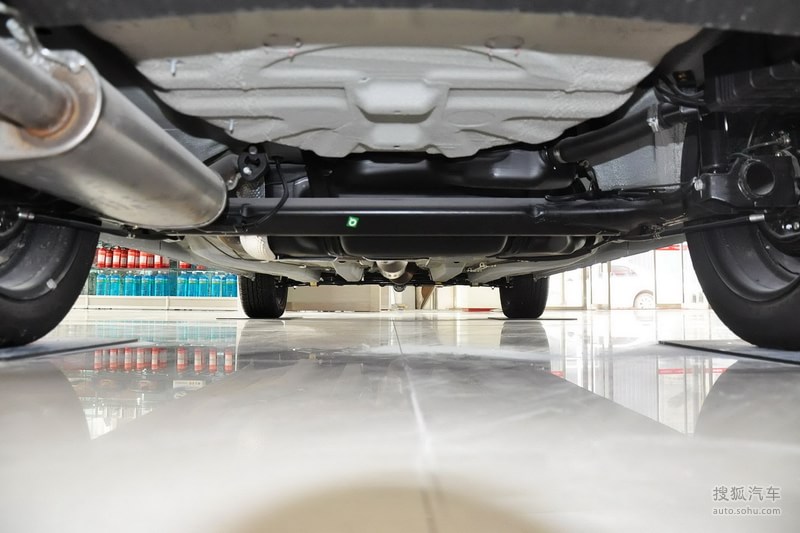 【奇瑞风云2两厢 2013款1.5L 手动 锐意版底盘