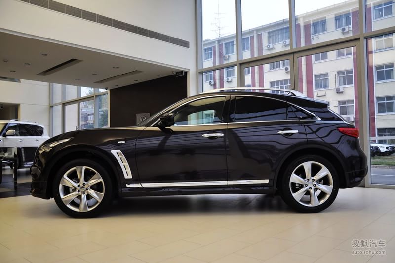 FX2010款FX35 超越版外观紫玉黑 t614487图