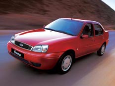 福特嘉年华三厢