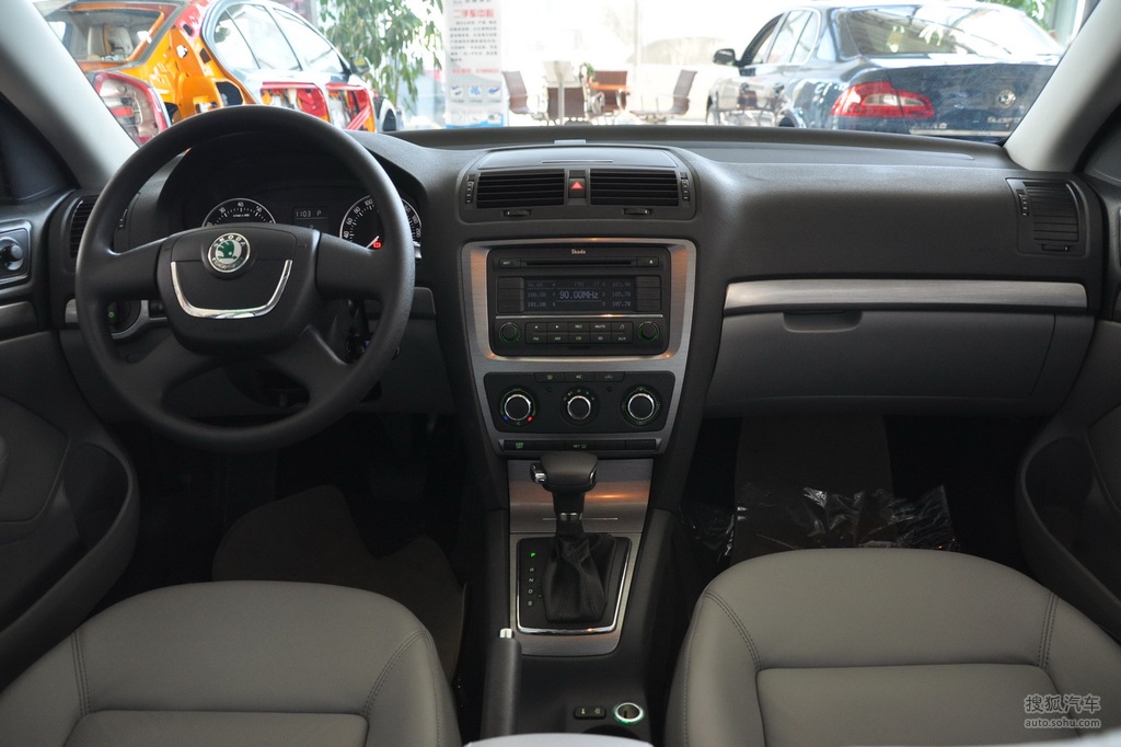 <em>斯柯达明锐</em>2010款2.0L 手自一体 逸俊版内饰m