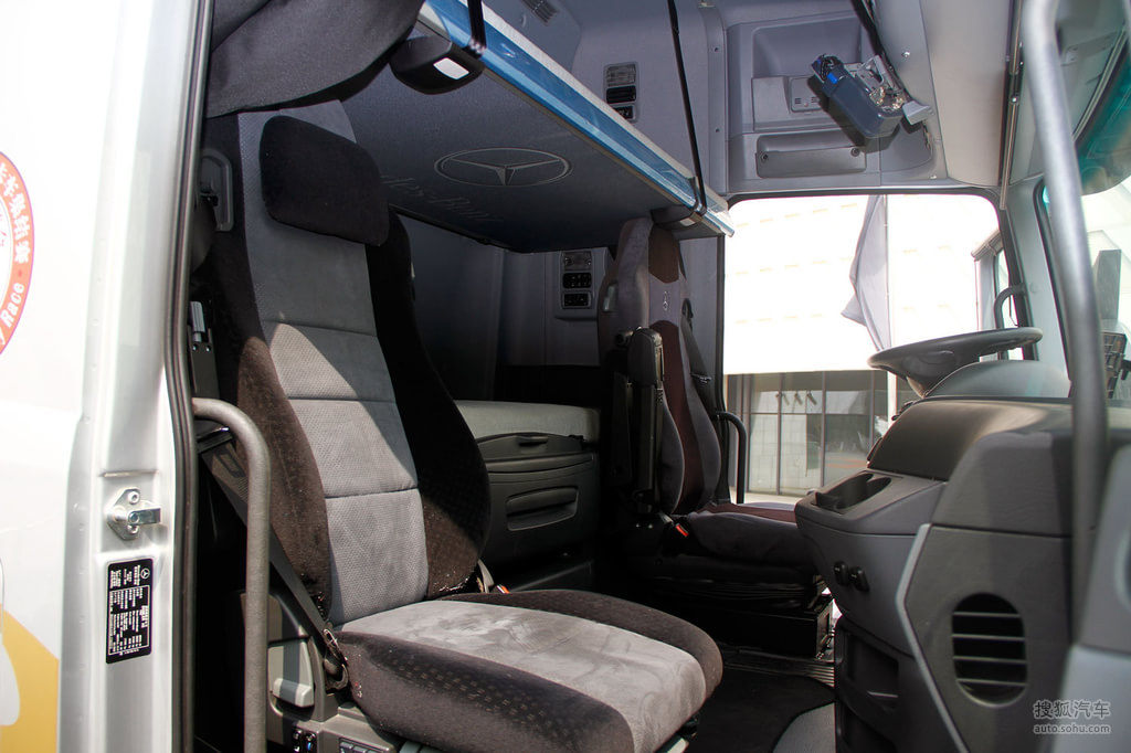 梅赛德斯-奔驰牵引车actros bluetec 5版发布