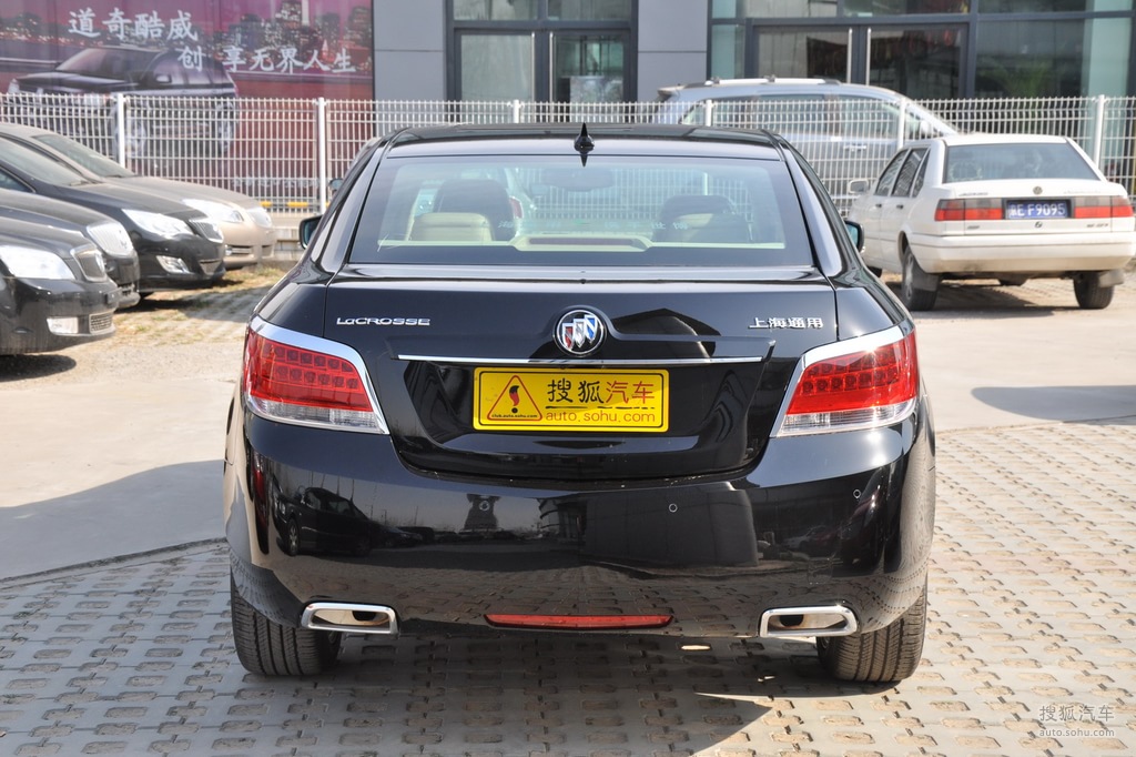 【别克君越 2010款2.4L 豪华版OnStar外观墨玉