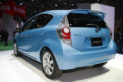 AQUA Hybrid չʵ