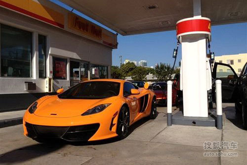 ̨ MP4-12C HS