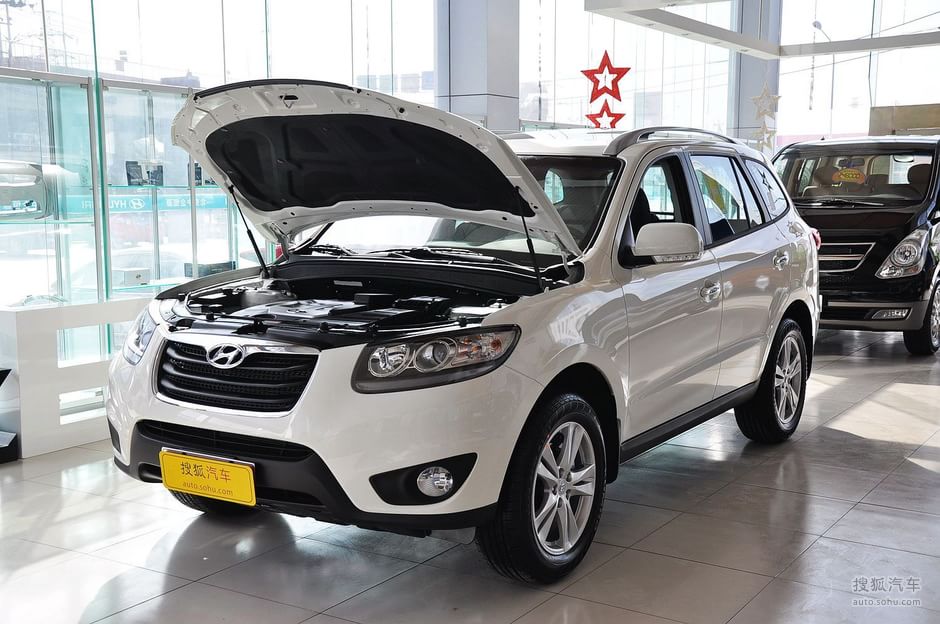 2010款现代新胜达 2.4l两驱5座豪华版