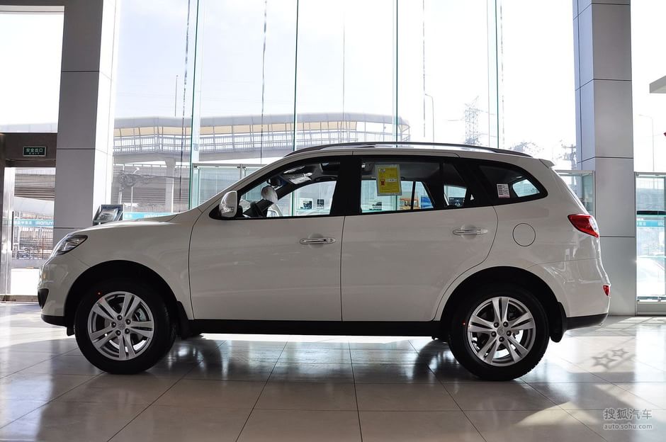 2010款现代新胜达 2.4l两驱5座豪华版