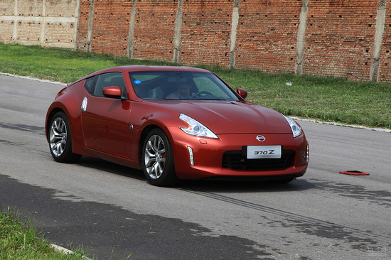日产<em>跑车</em>特训营中<em>淑女</em> 性感<em>跑车</em>370Z_【东风