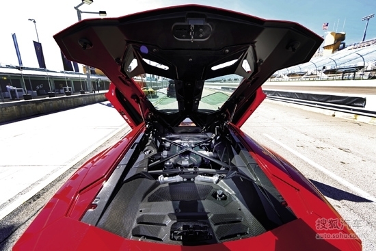 试驾兰博基尼Aventador LP700-4敞篷
