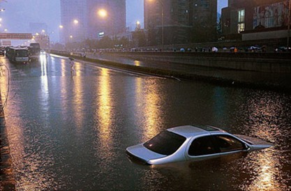 惊魂星期四,水漫帝都,你的车被淹了没?