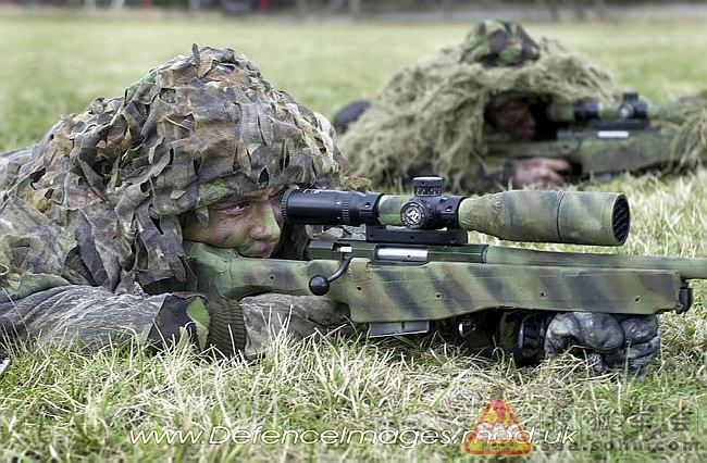 侵阿英军标配L115A3狙击步枪