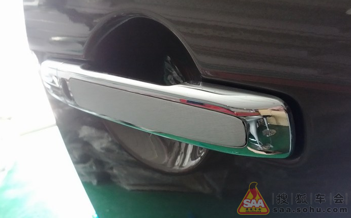 分享轩逸加装迎宾踏板+挡泥板+门把手拉丝贴