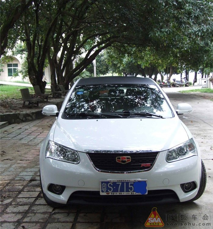 白色帝豪1.5RV舒适改 黑顶 加 内部装饰_吉利