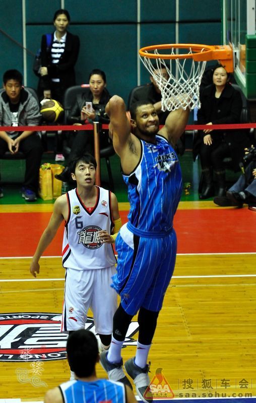 首次自驾佛山看CBA篮球比赛