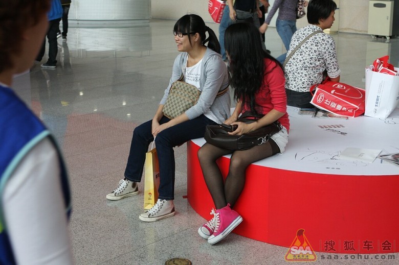 酷似郑<em>海霞女儿</em>的广州车展表情姐 - 广州车友