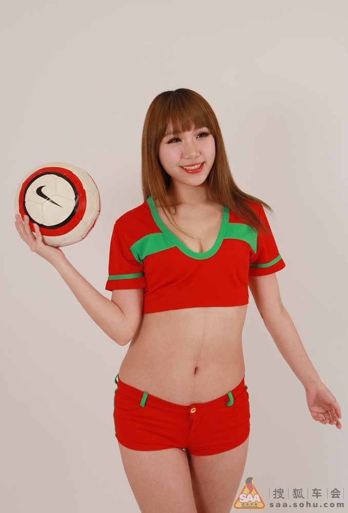 甜美可爱红衣足球宝贝茜茜_狐拍社(上海)
