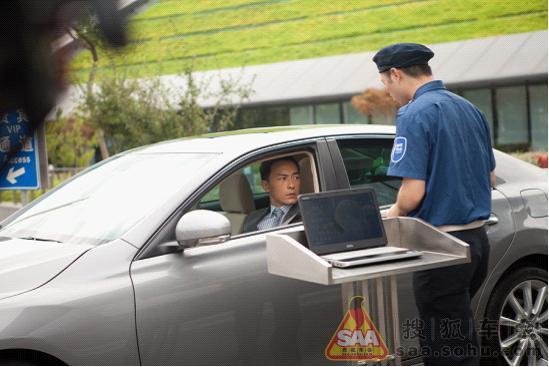 混入《时间档案馆》内部,探班老大郑元畅 - 锐