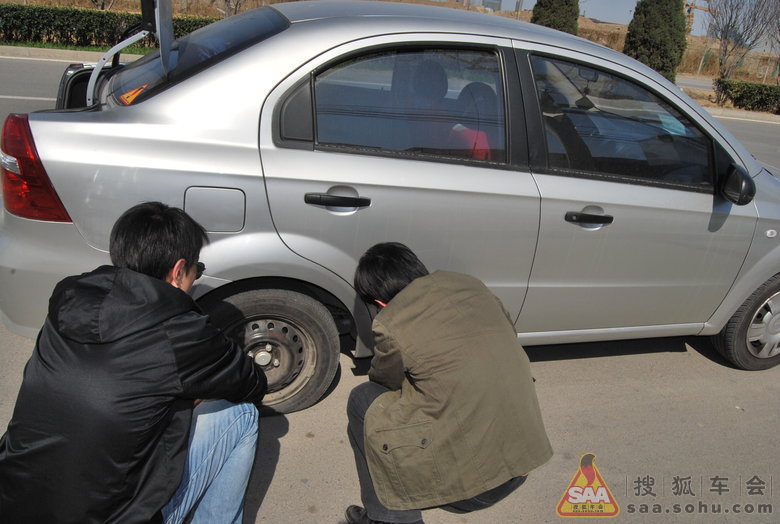今天出游,轱辘坏了,换吧 - 乐风-乐友队