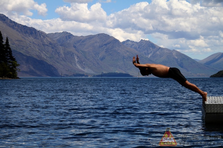 祝同学们新年快乐! - 自驾游