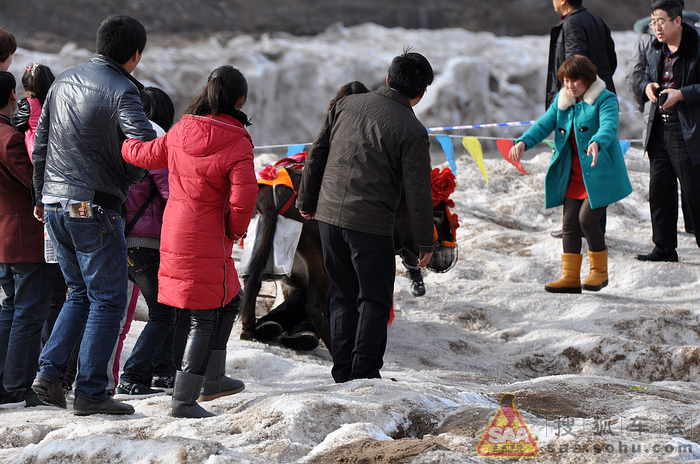 蛇年春节自驾牟尼沟九寨沟壶口瀑布赏高原冰挂