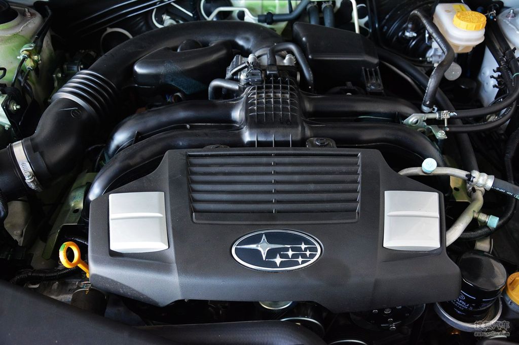 2014款斯巴鲁xv 2.0l自动精英版 - 发动机特写
