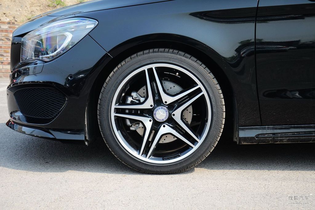 2014款奔驰cla260 4matic - 车轮整体