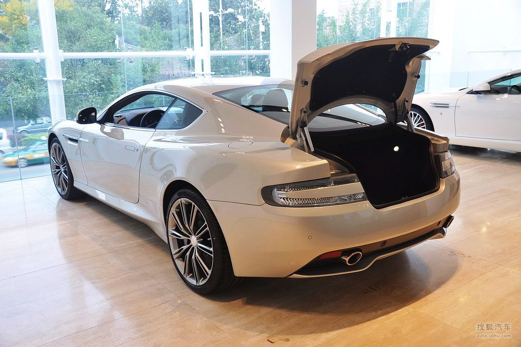 coupe      图片描述 阿斯顿·马丁virage是介于db9和dbs之间的车型