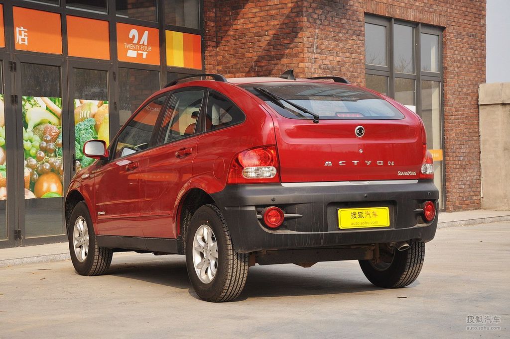 2011款双龙爱腾20t四驱豪华柴油版到店实拍