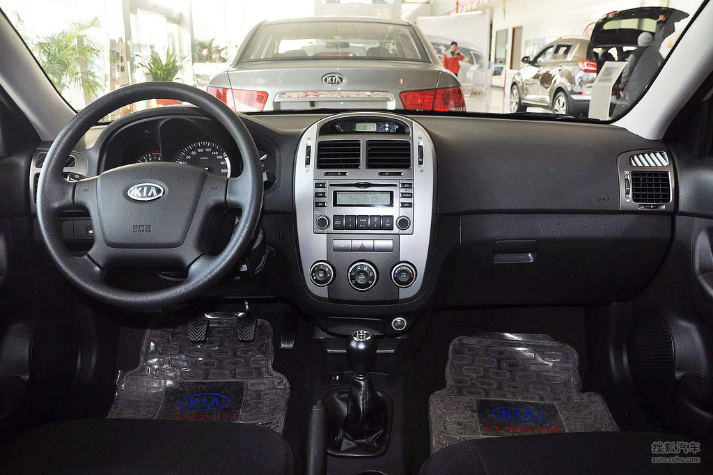 【 起亚赛拉图高清图片】_深色内饰_内饰_搜狐汽车网