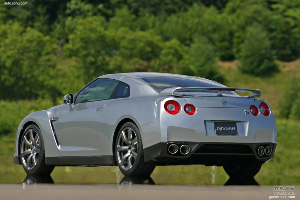 2007款日产gtr