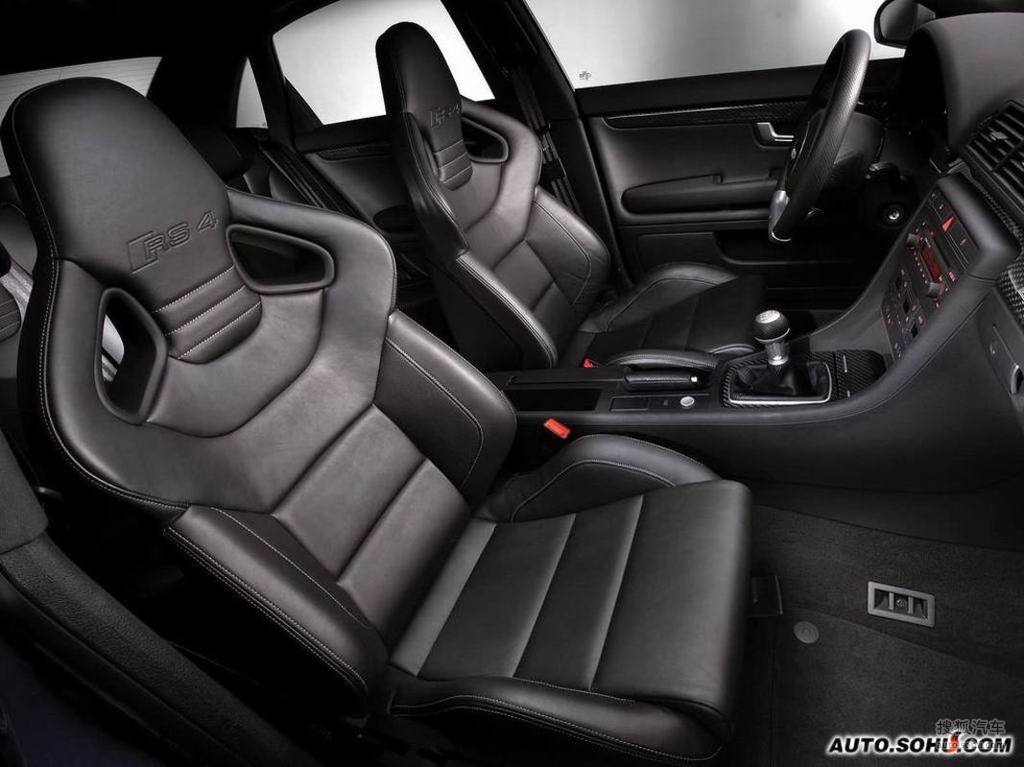 2005款奥迪rs4