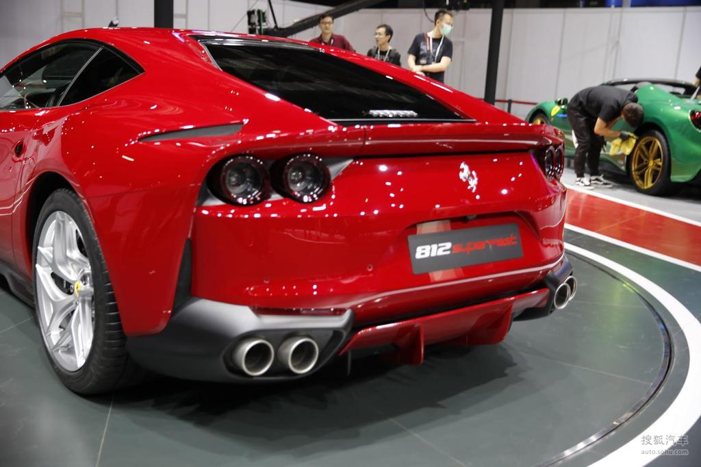 法拉利812 superfast