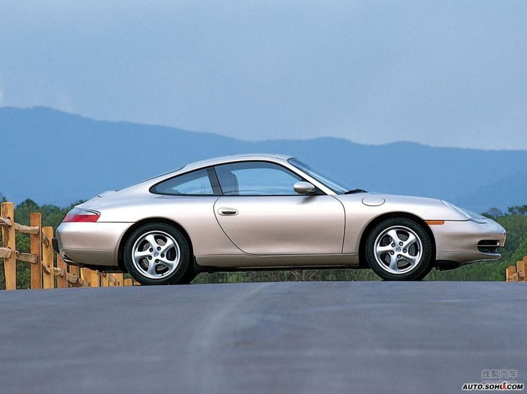 2001款保時捷911 carrera coupe