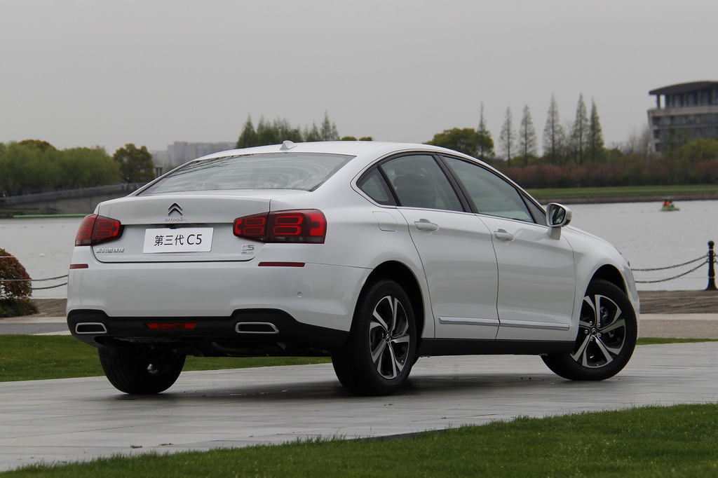 2017款雪铁龙c5实拍组图