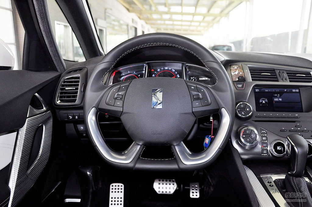 搜狐汽车>图库>ds>ds(进口)>ds5> 1.6t尊享版 -方向